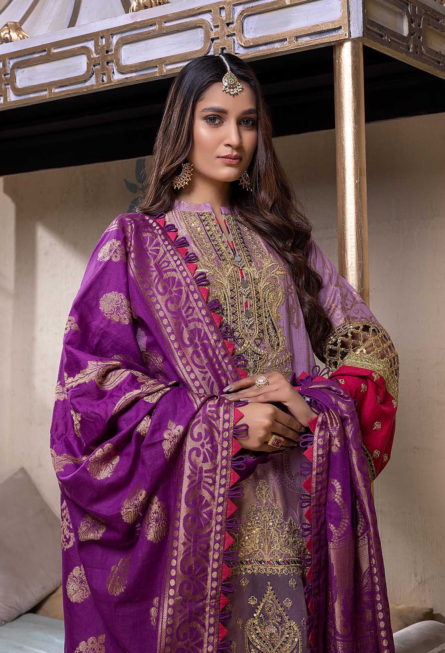 Wax flower - Schiffli Embroidered Jacquard Lawn 3PC