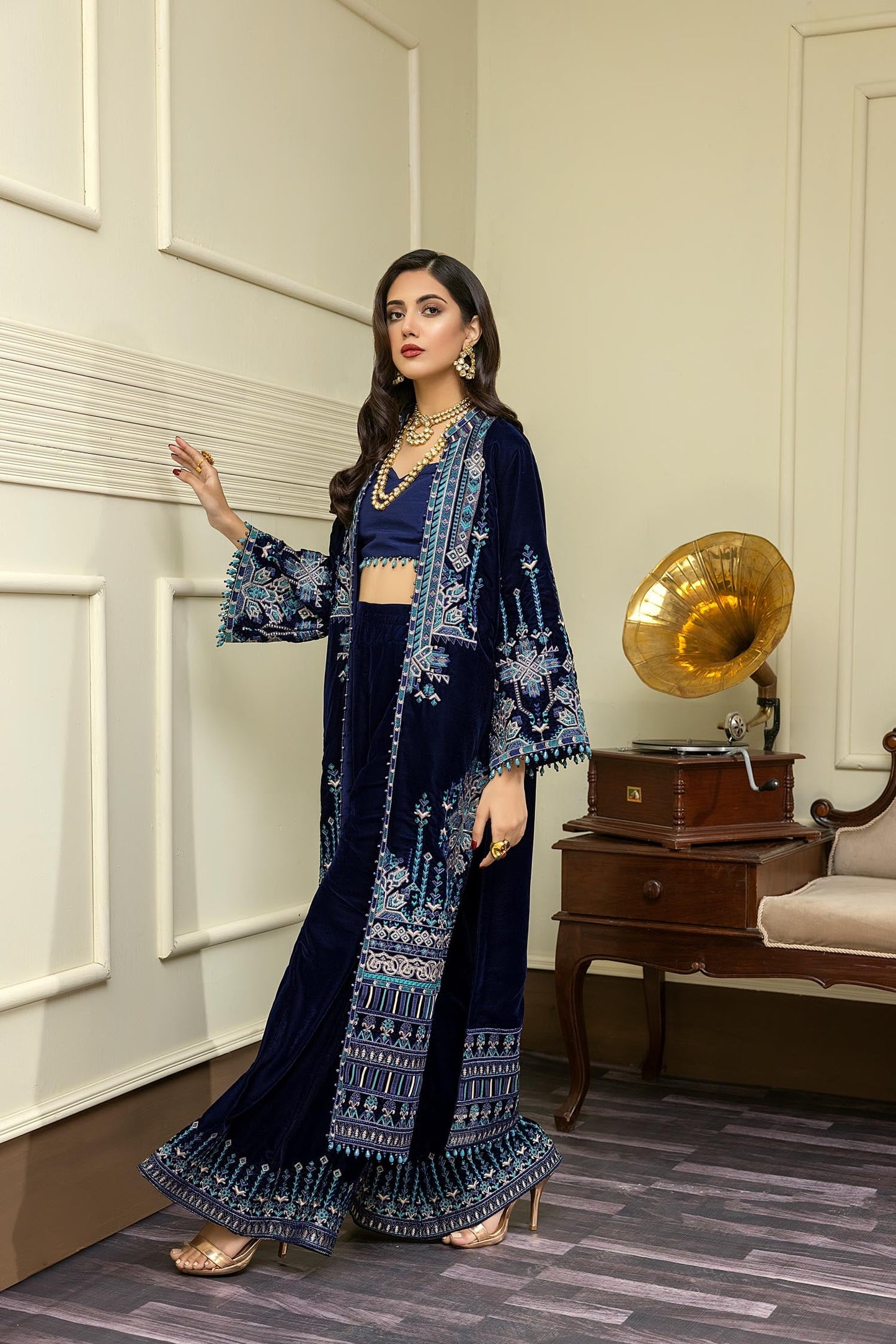 Berry Spray - Embroidered Velvet 3PC