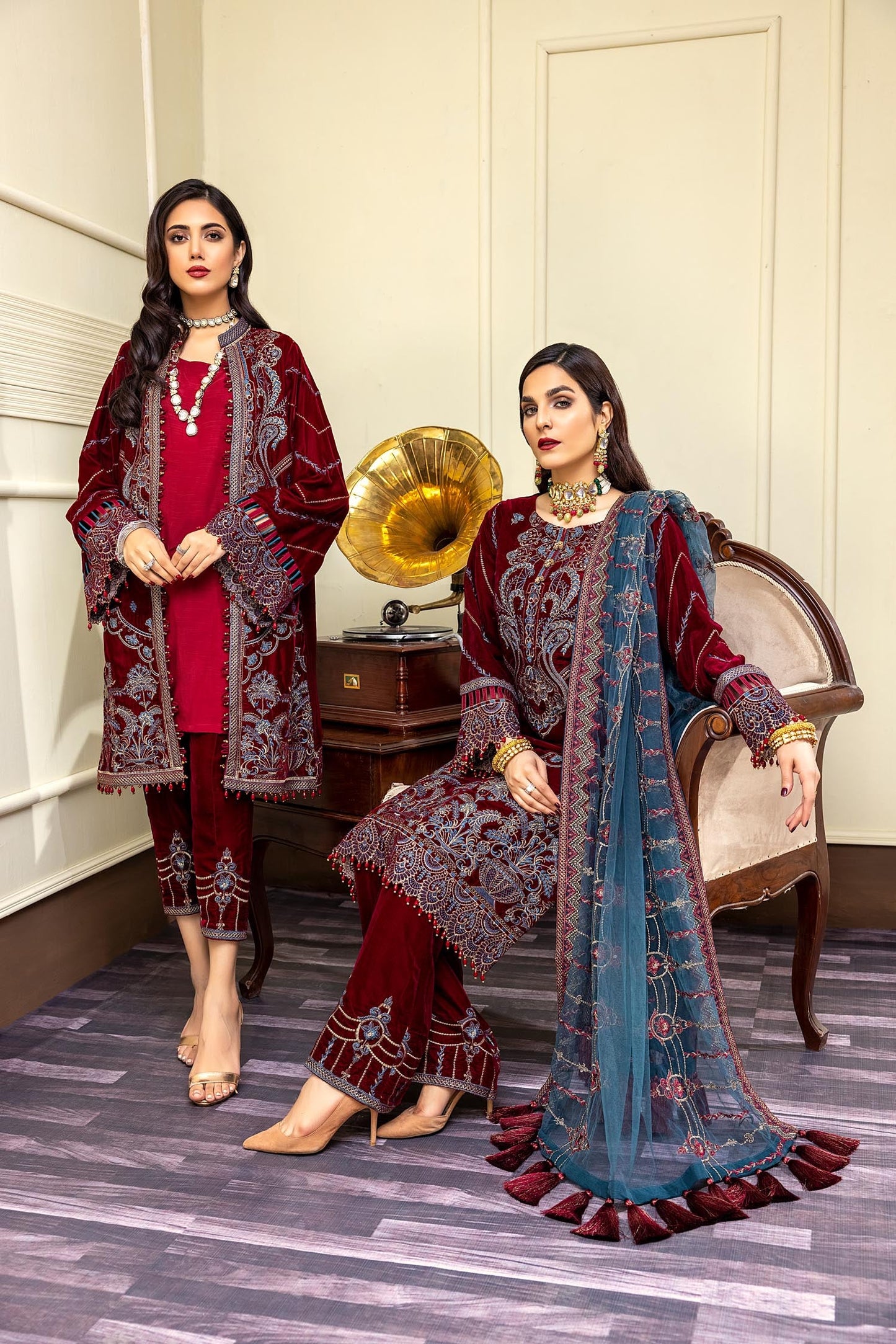 Diantus - Embroidered Velvet 3PC