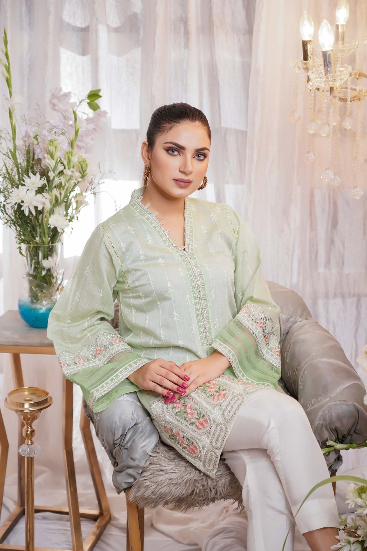 Foist Gradual - Embroidered Paper Silk Stitch Kurti