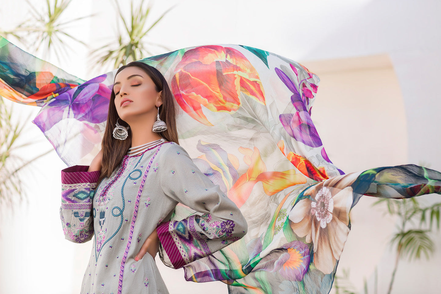 Dioica - Embroidered Lawn Karandi