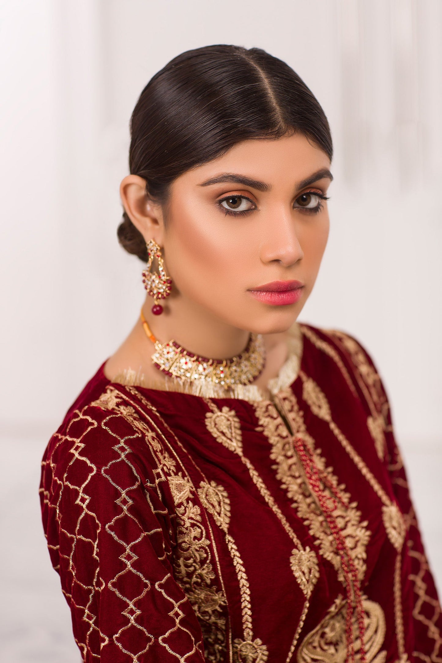 Deluxe - Luxury Embroidered Velvet 3PC