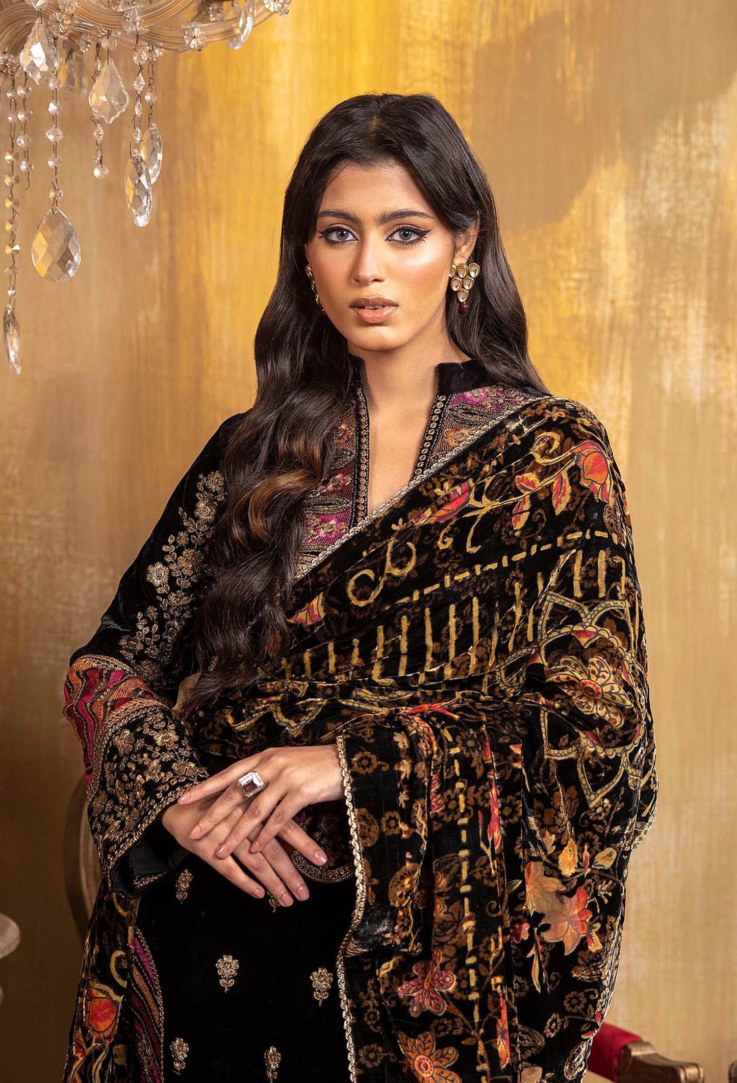 Plachi Embroidered'2 5561