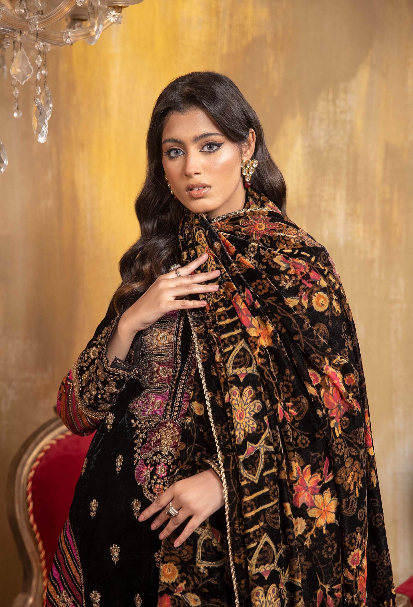 Plachi Embroidered'2 5561