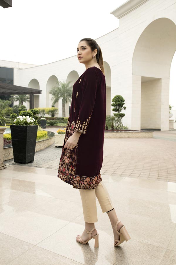 Esmanur - Embroidered Velvet Un-Stitched (2 Piece)