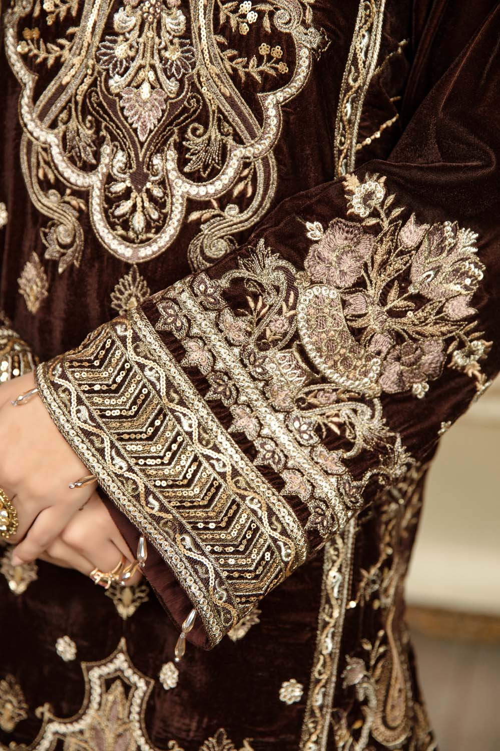 Lyrata - Stitched Embroidered Velvet 2PC