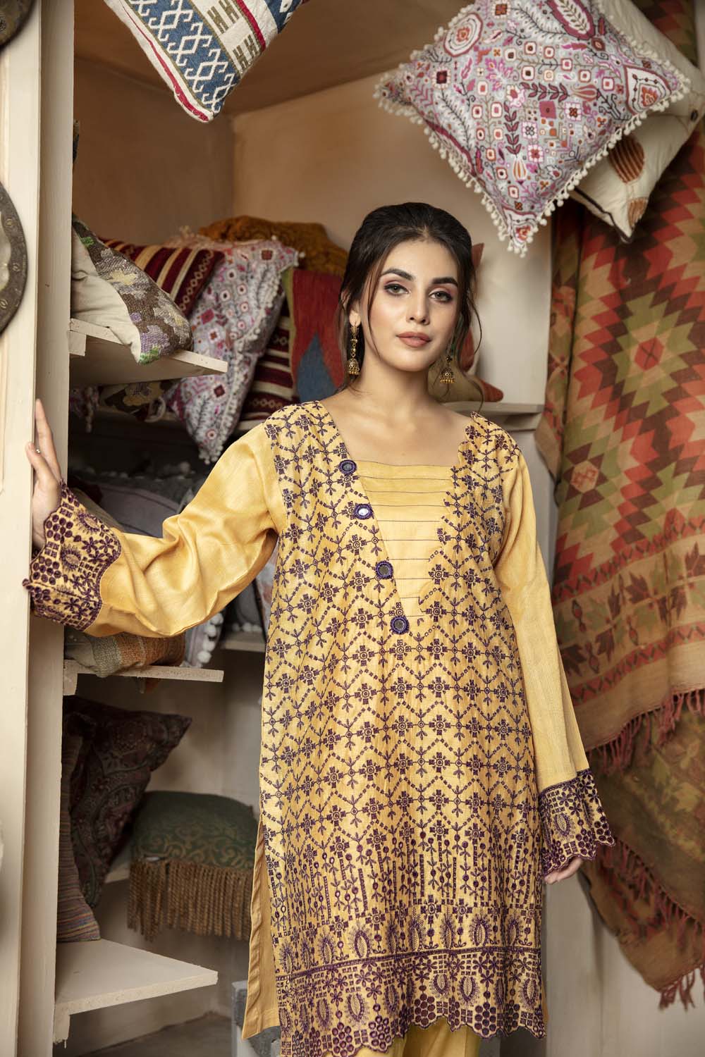 Oyster - Embroidered Chikankari Stitched Kurti