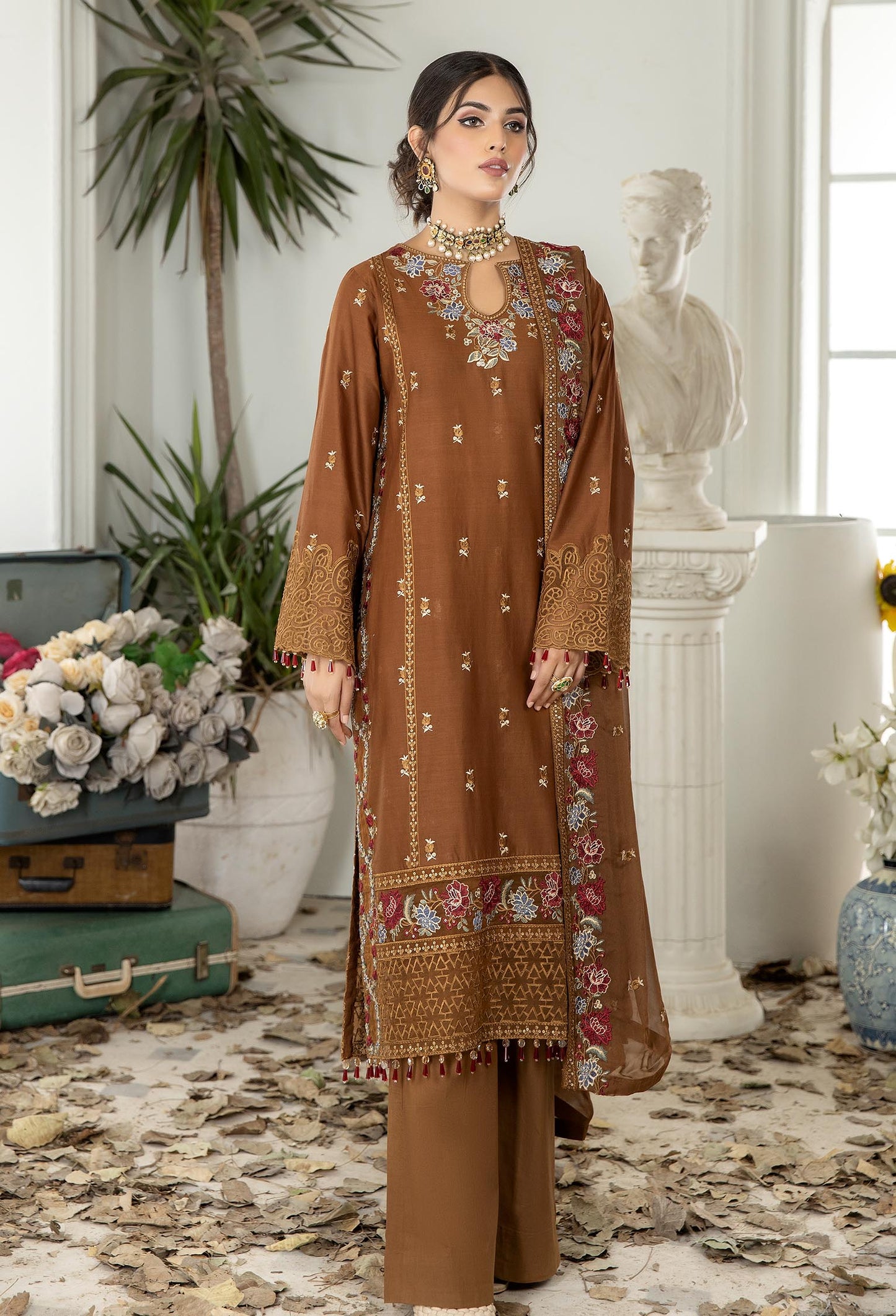 Mule Fawn - Embroidered Unstitched Lawn