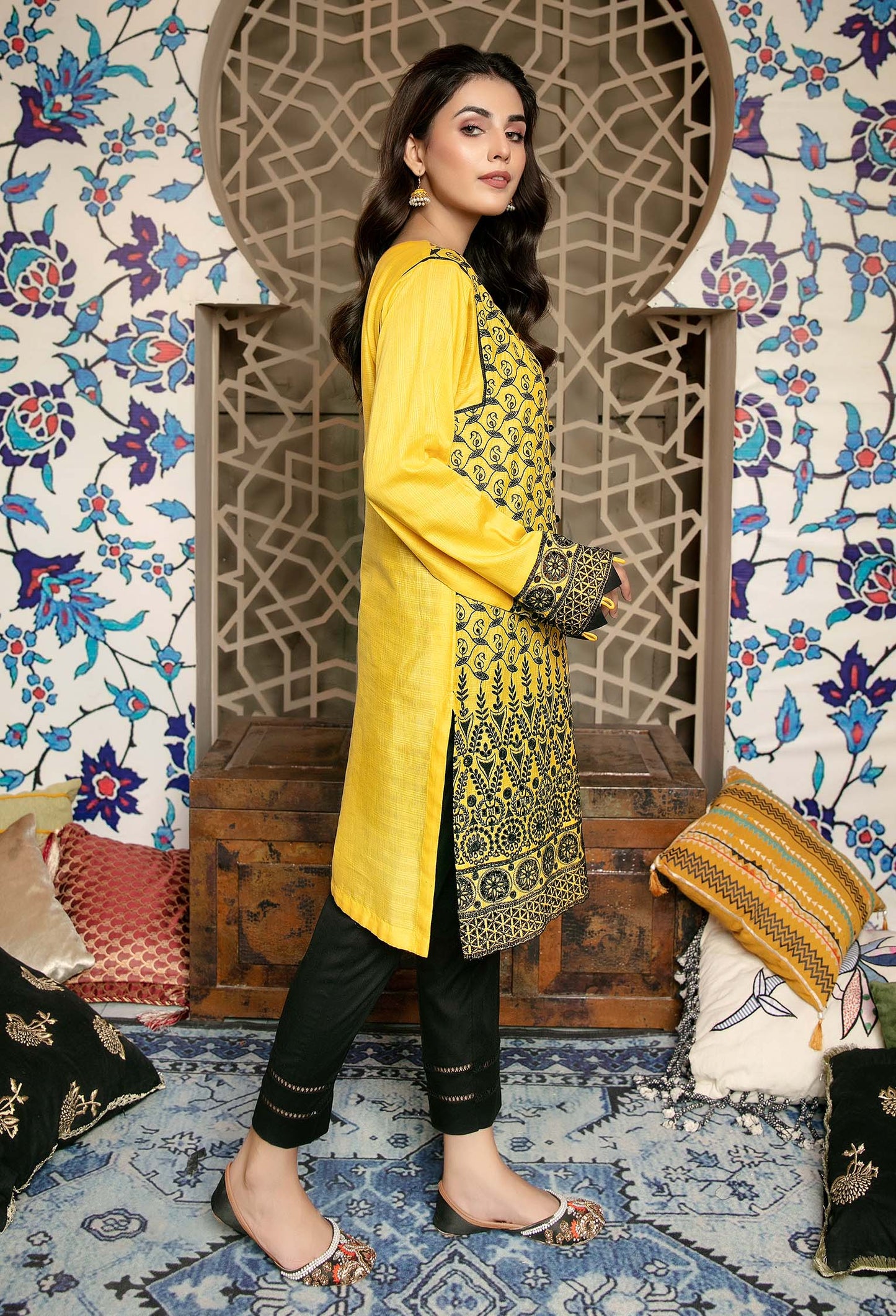 Dijon - Embroidered Chikankari Stitched Kurti
