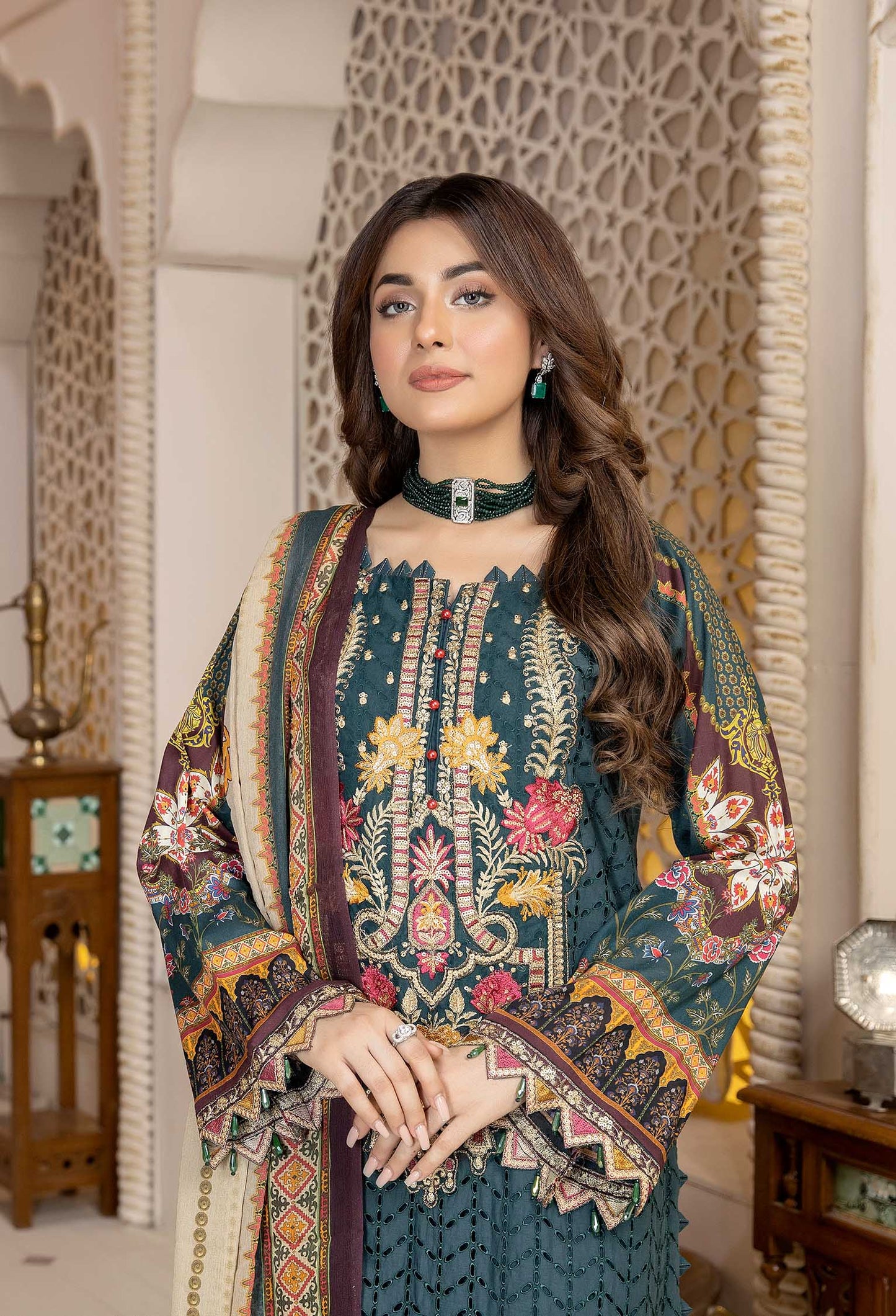 Pearl Gardenia - Chikankari Embroidered Lawn 3PC