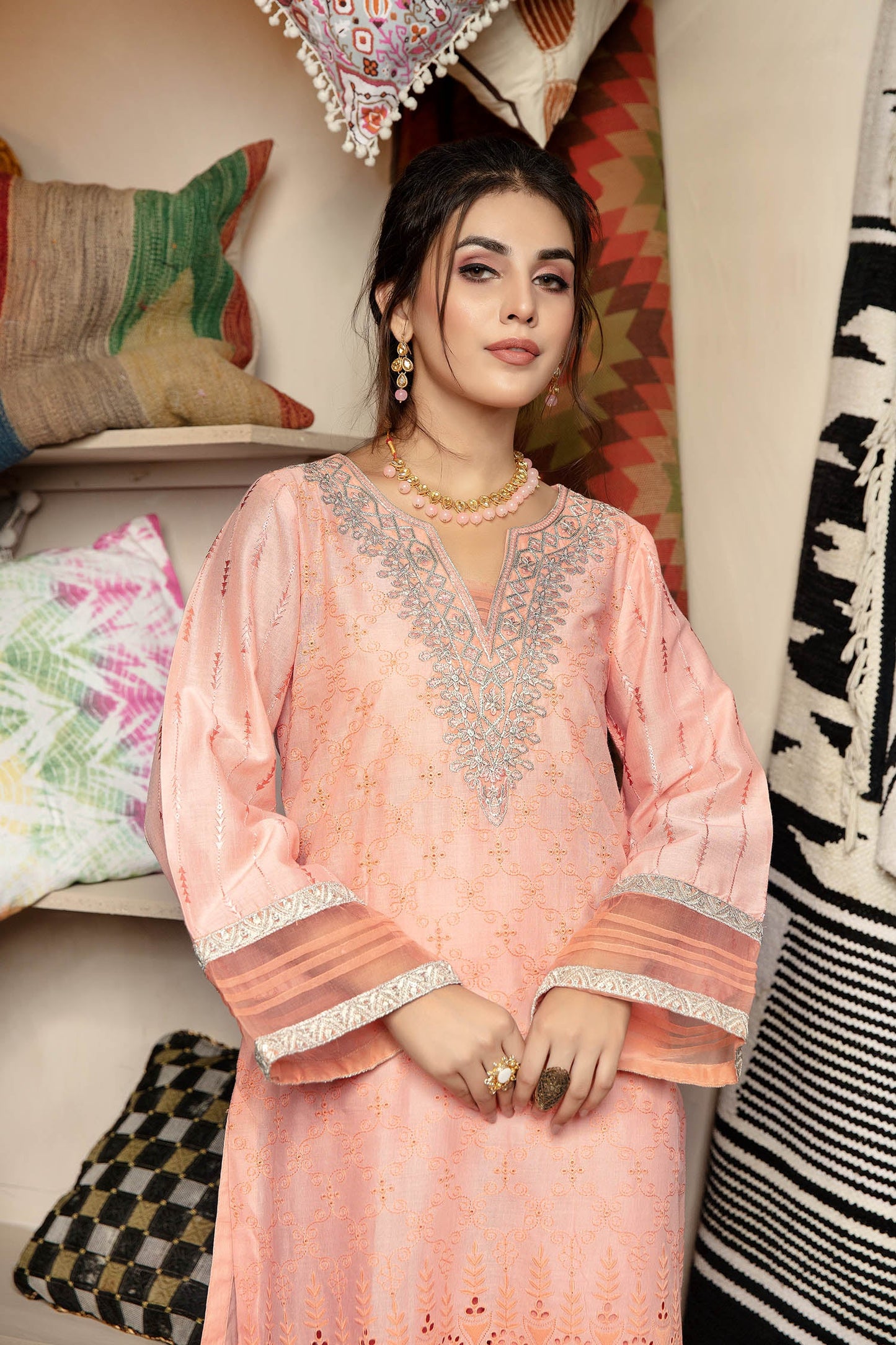 Verendus - Schiffli Embroidered Lawn Stitch Kurti