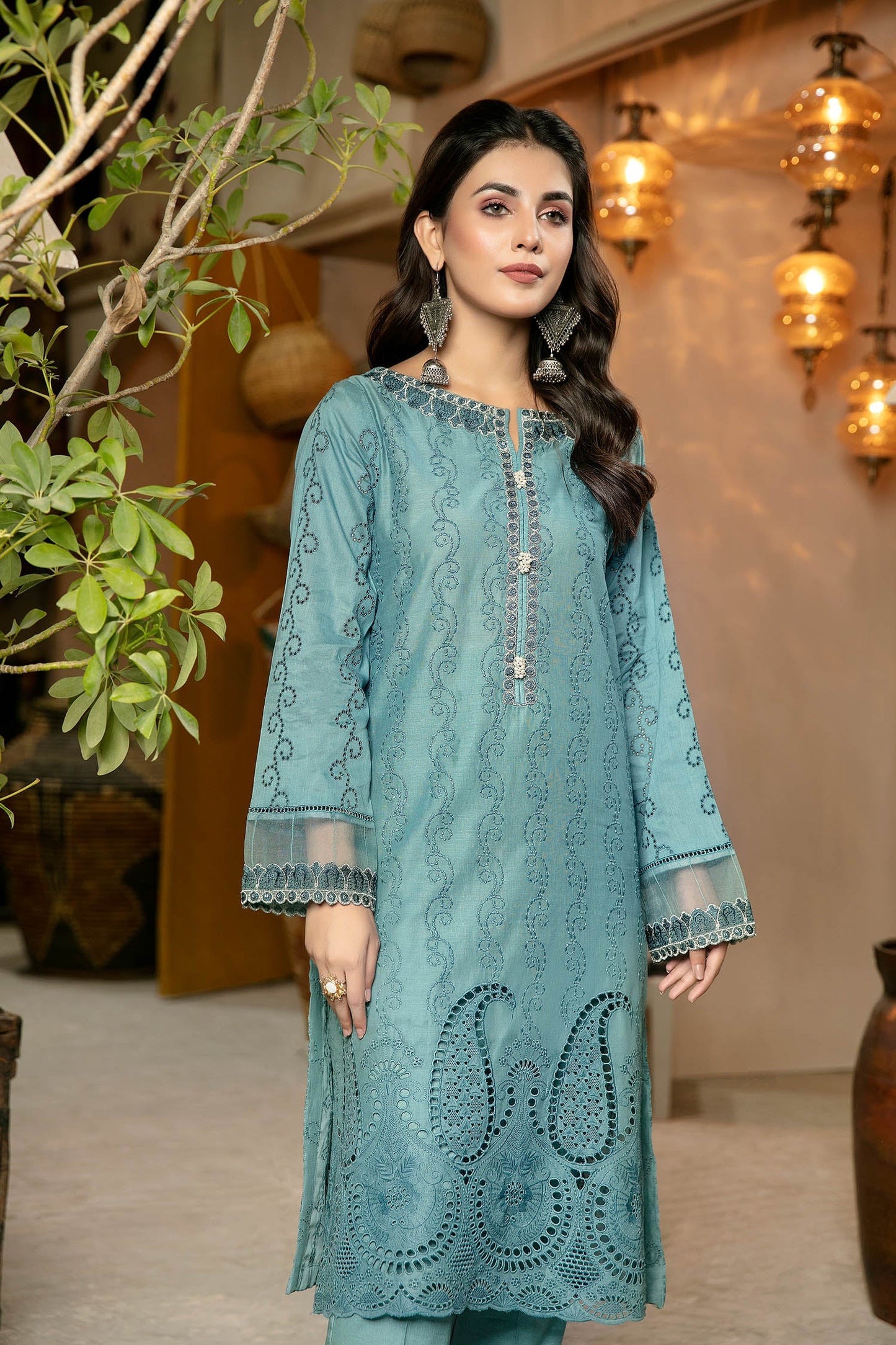 Fernweh - Schiffli Embroidered Lawn Stitch Kurti