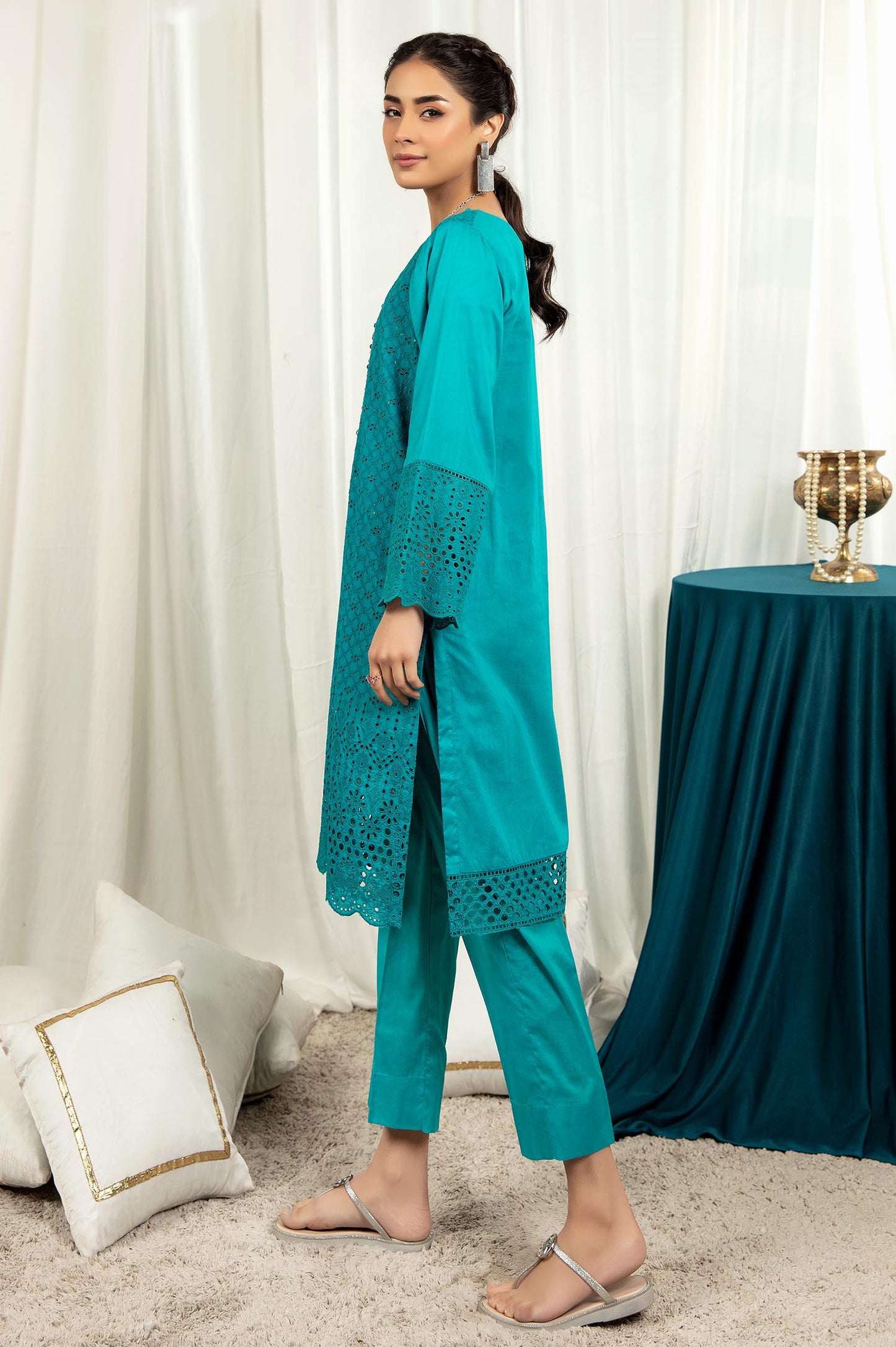 Deep Teal - Embroidered Stitch Chikankari Kurti