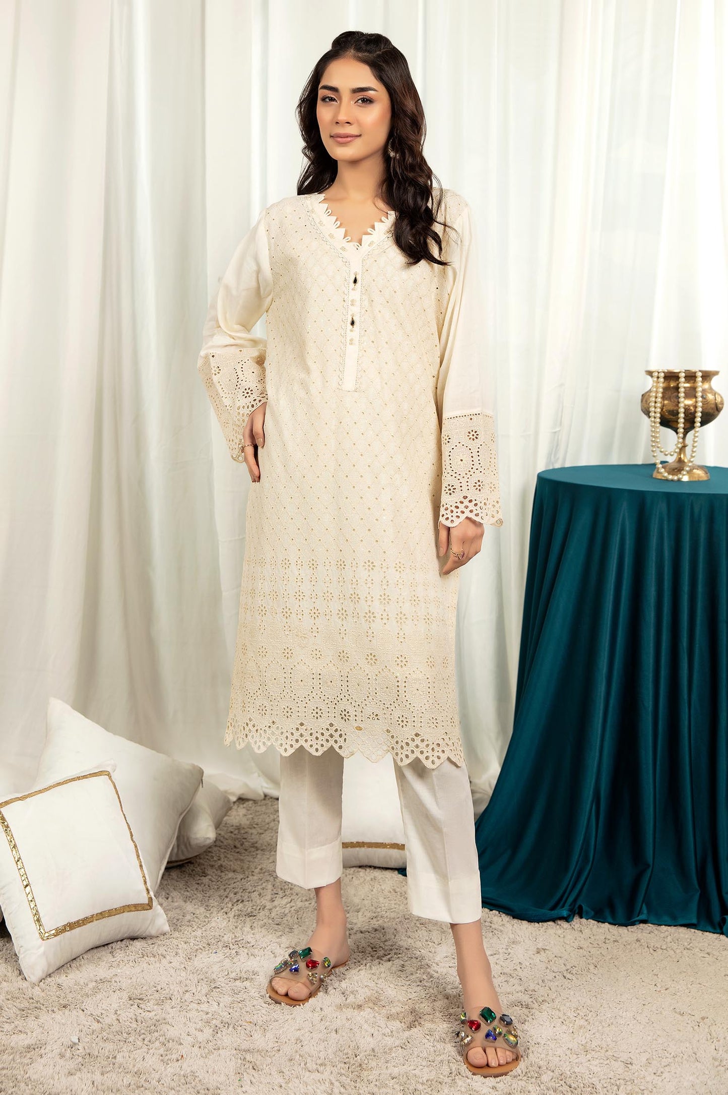 Merino - Embroidered Stitch Chikankari Kurti
