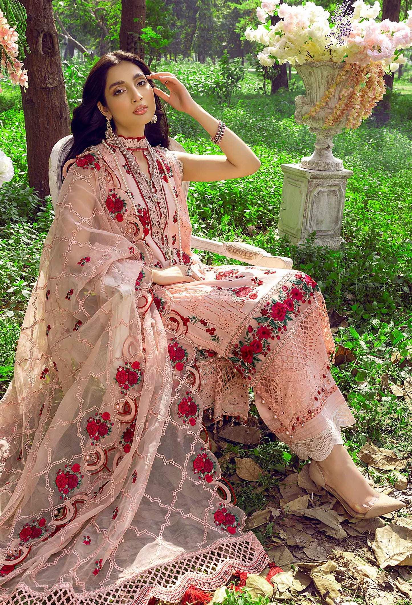 Luna - Schiffli Embroidered Lawn