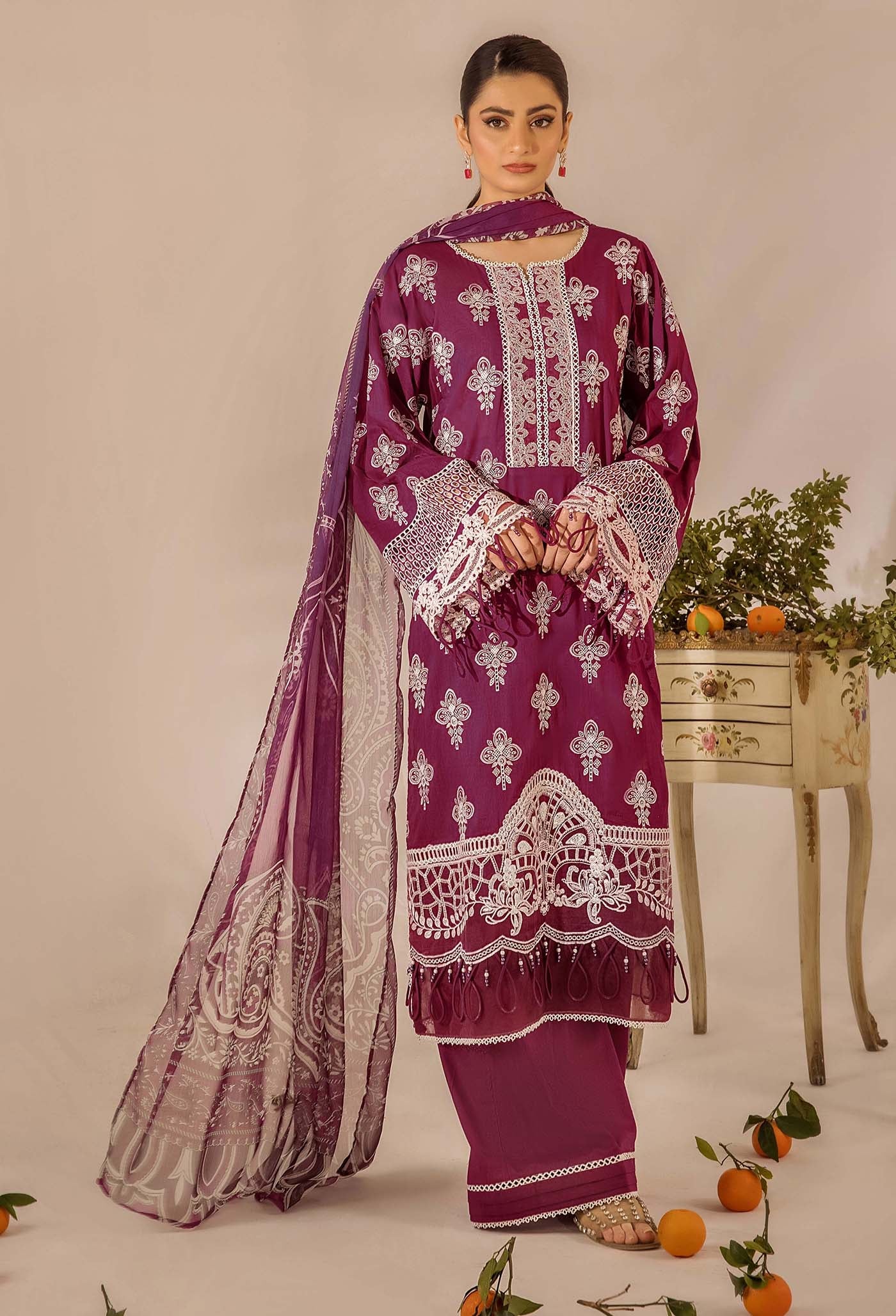 CHIKANKARI 4779