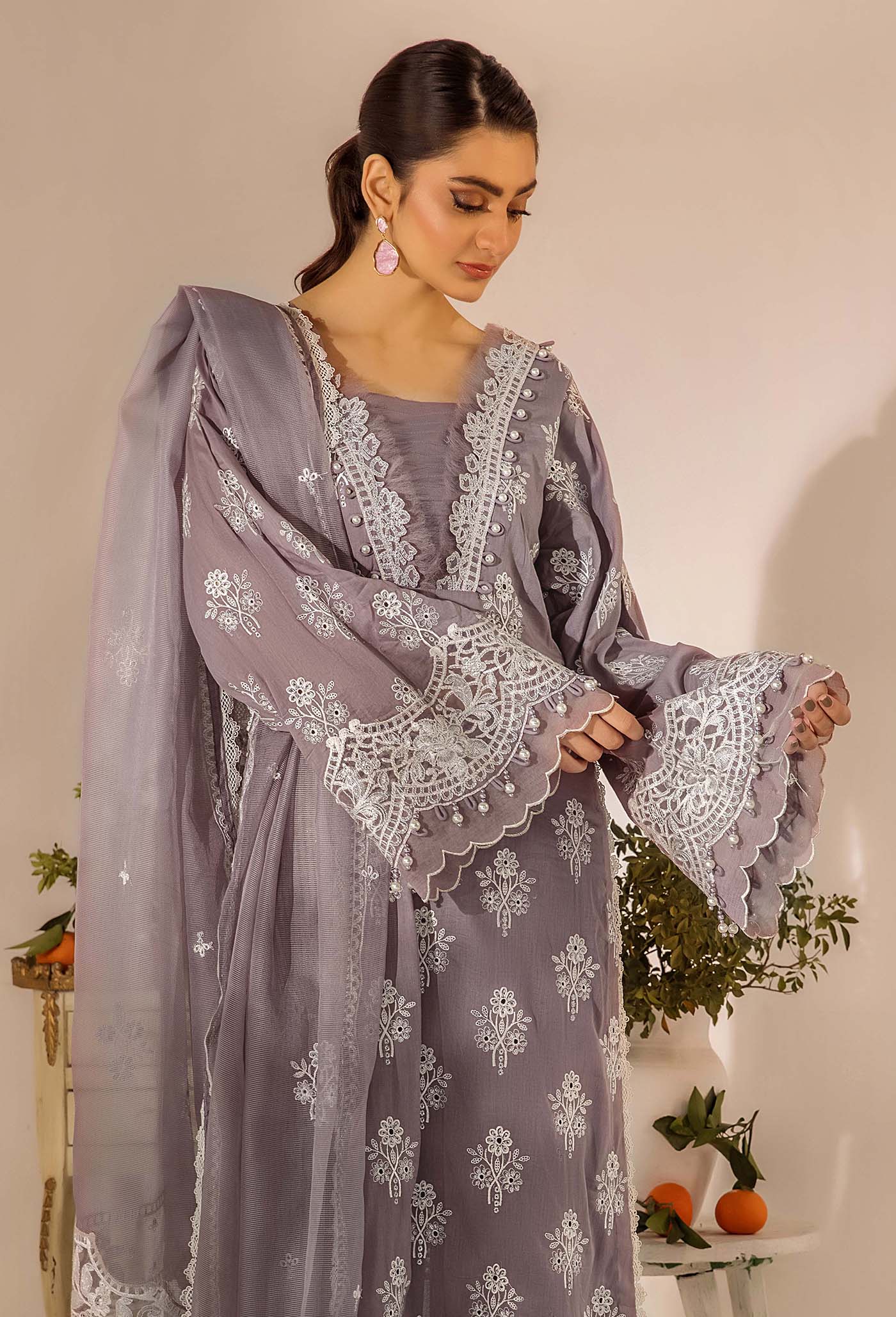 CHIKANKARI 4777