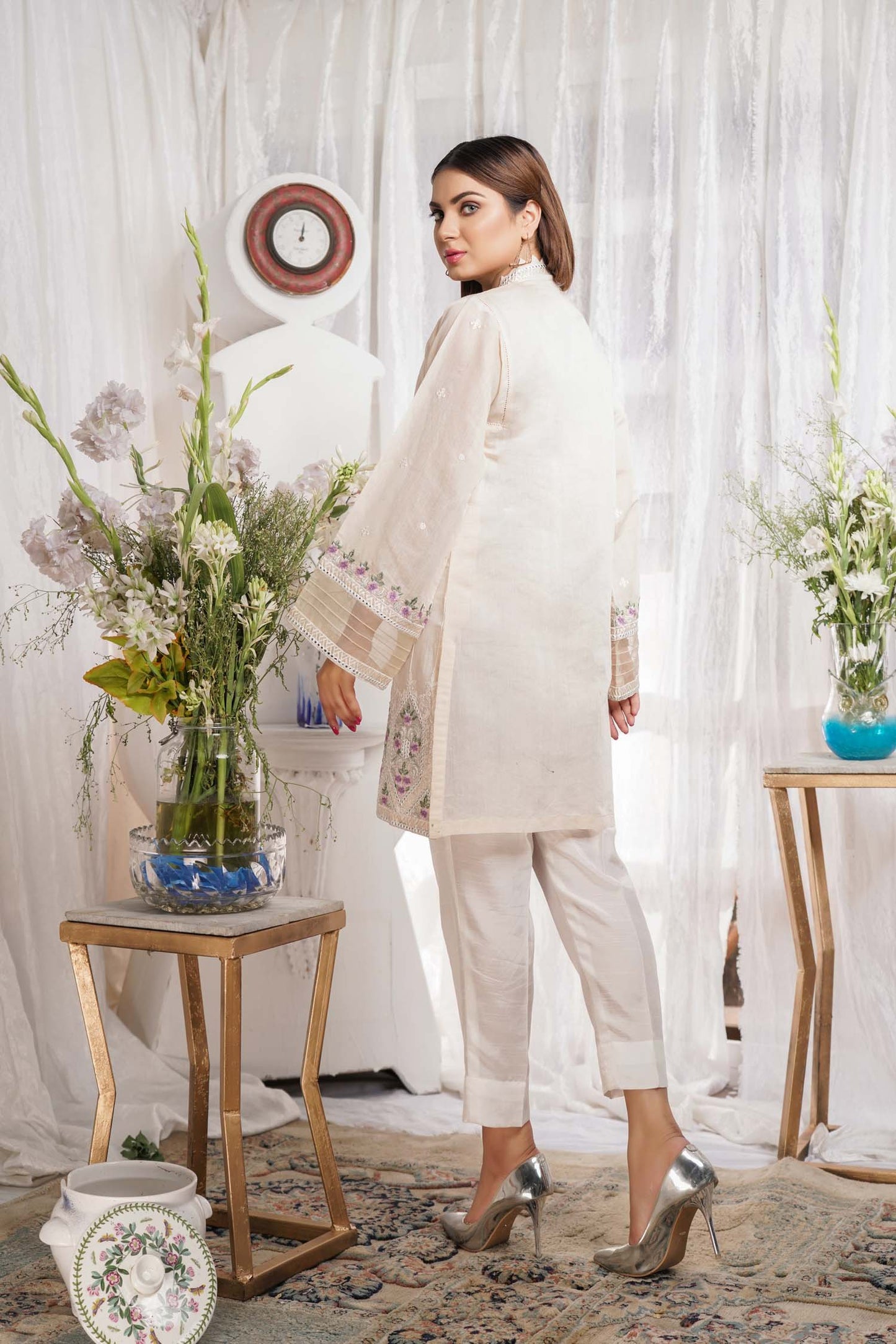 Blunt - Embroidered Paper Silk Stitch Kurti