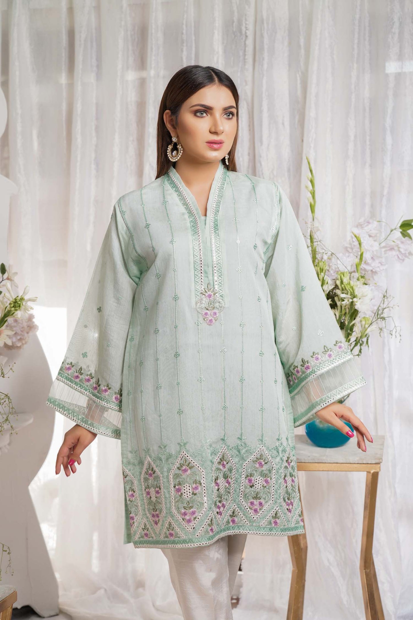 Enervate - Embroidered Paper Silk Stitch Kurti