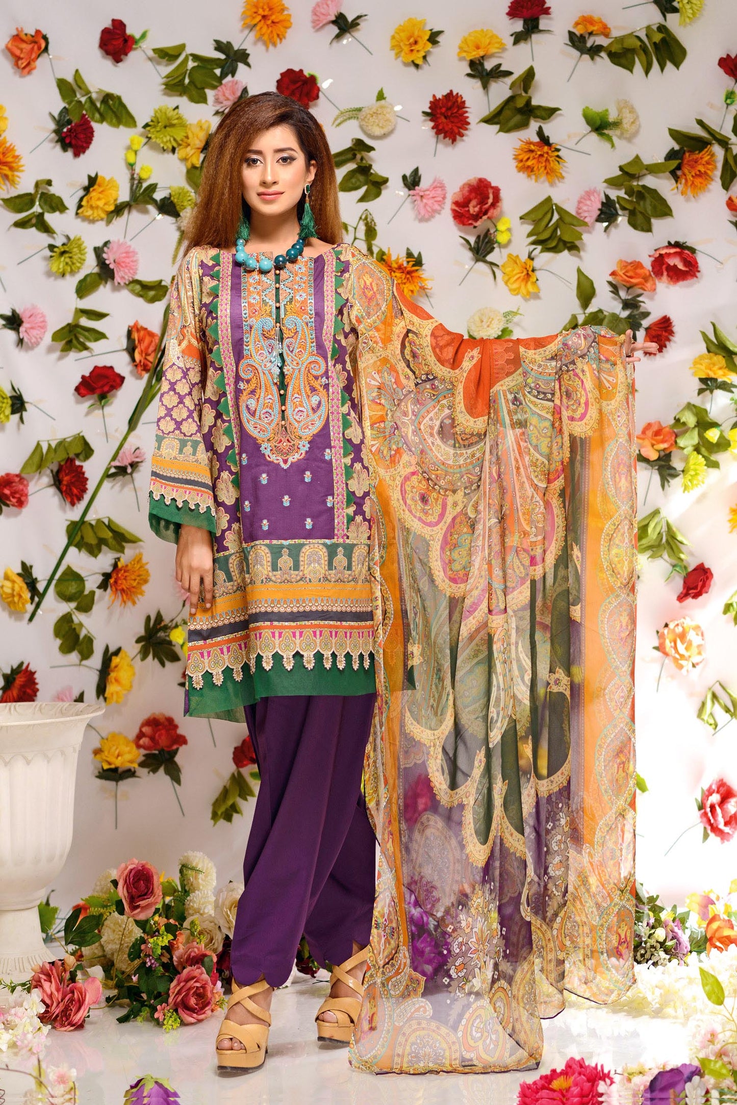 Briciu - Digital Printed and Embroidered Lawn 3PC