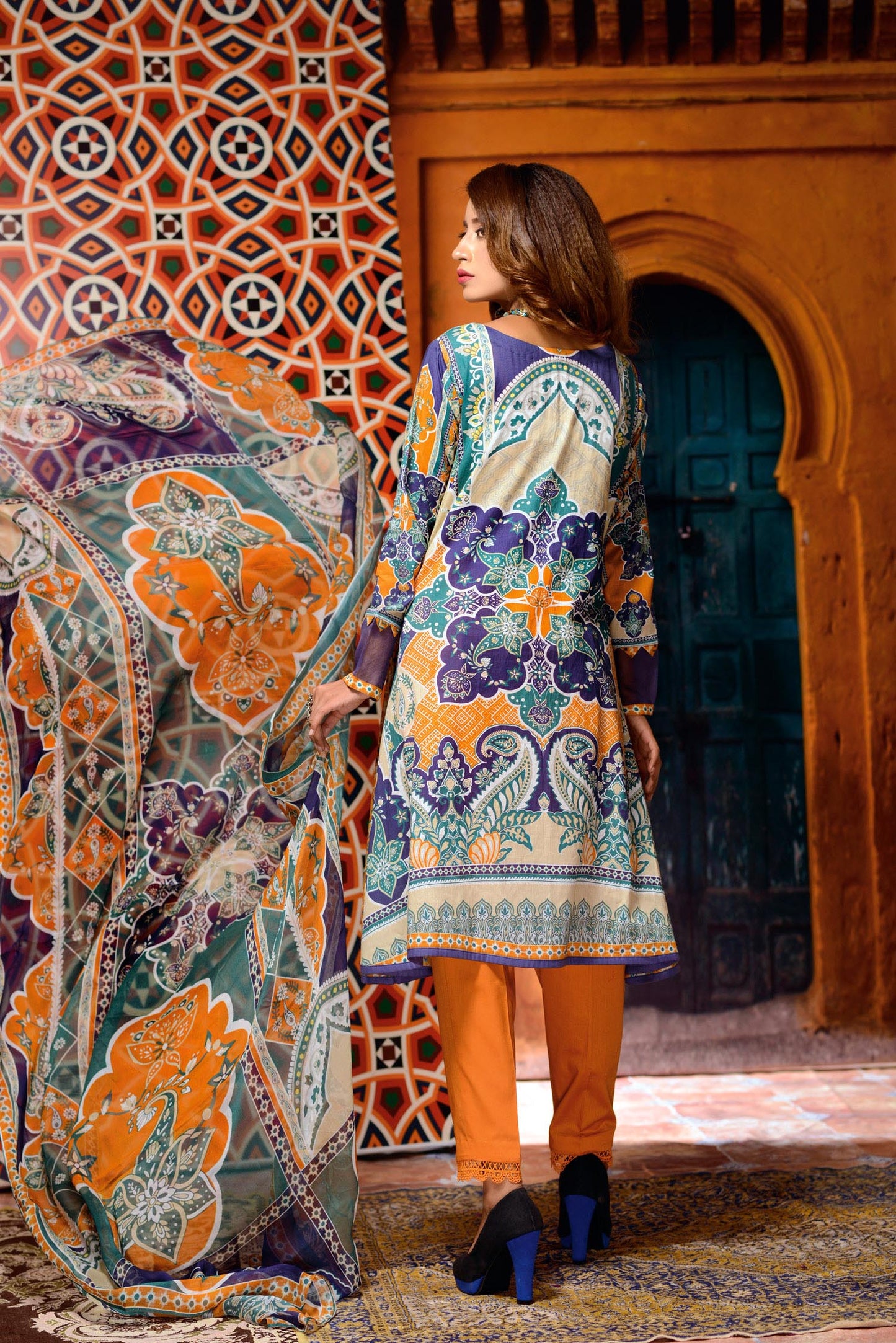 Clover - Digital Printed and Embroidered Lawn 3PC