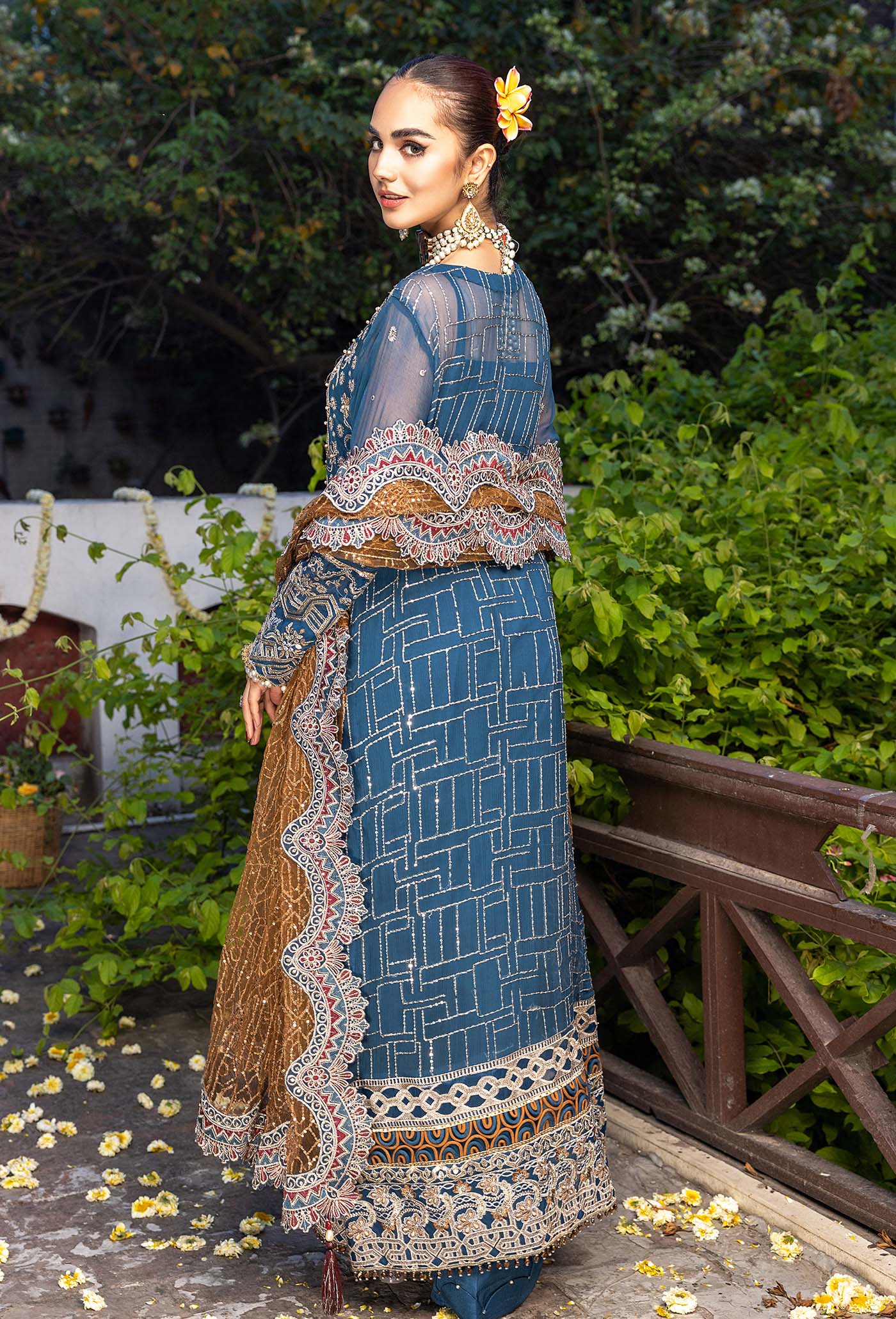 Hoor-un-Nisa Begum (B)