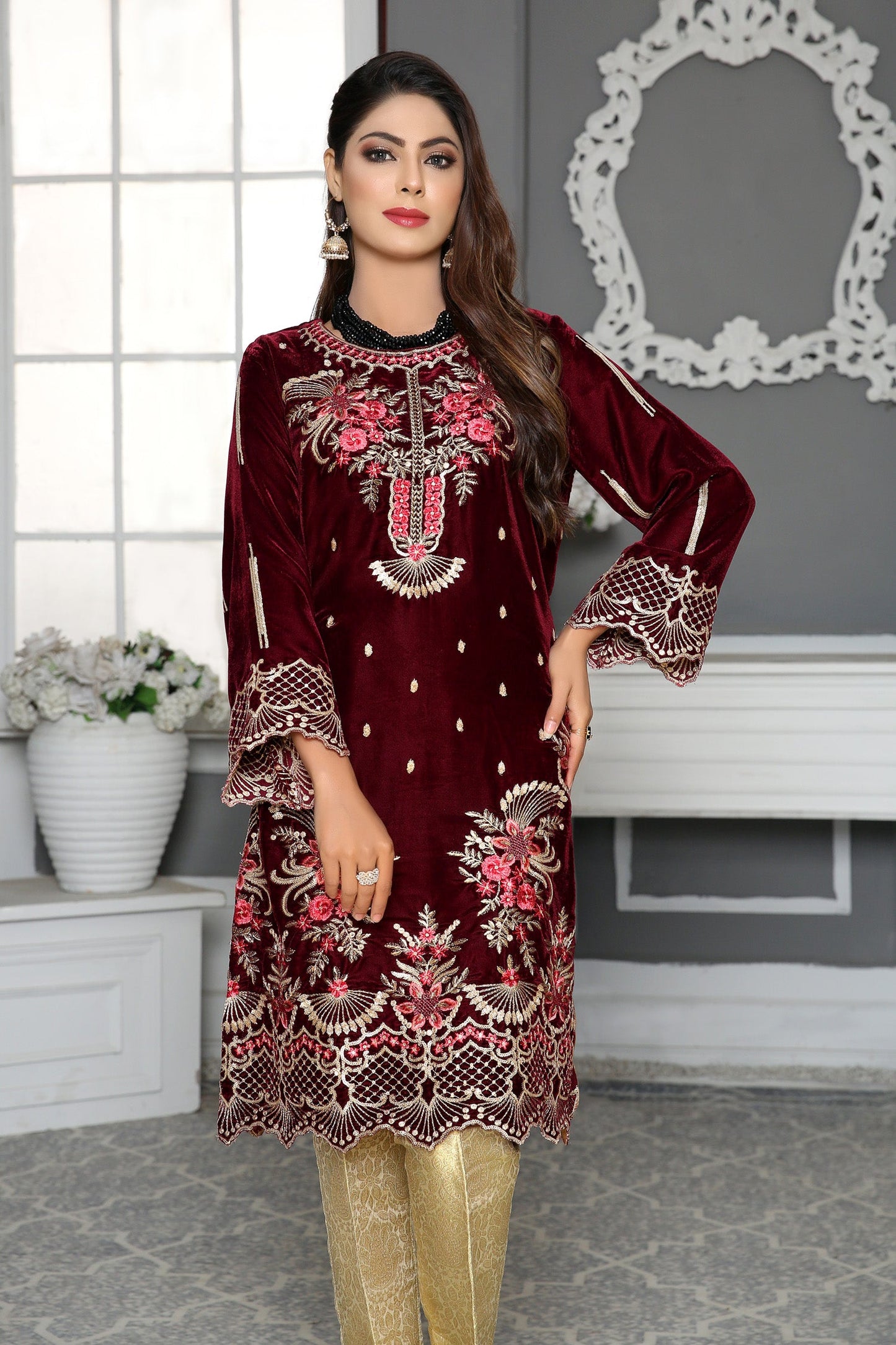 daylily- Embroidered Velvet Unstitch Kurti