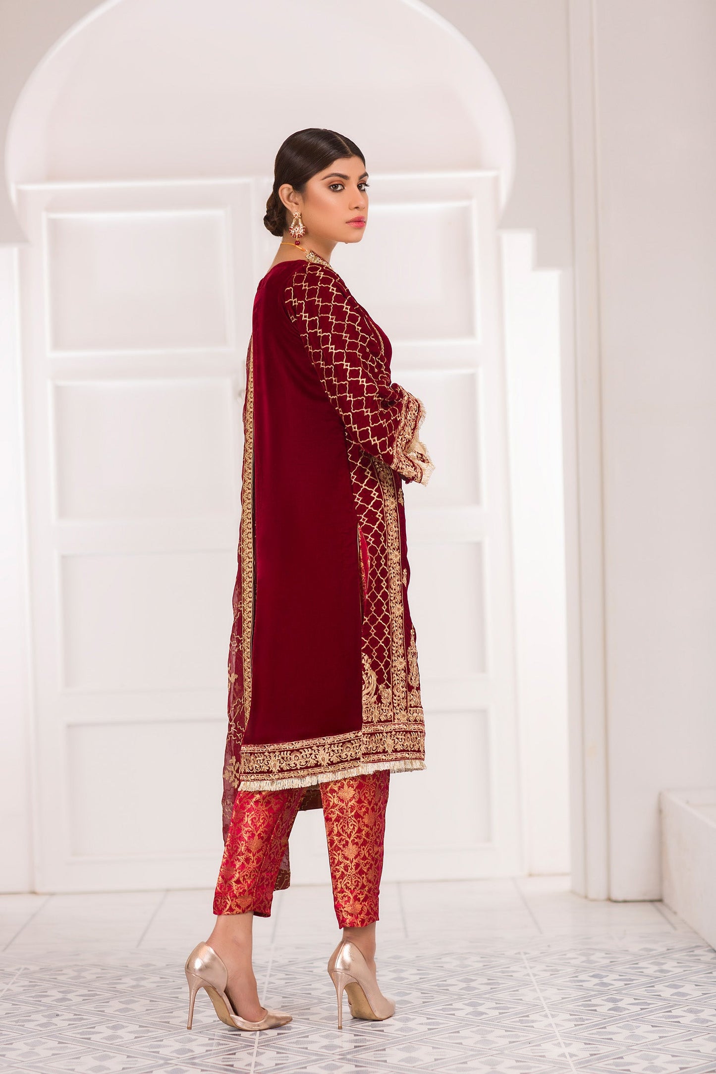 Deluxe - Luxury Embroidered Velvet 3PC