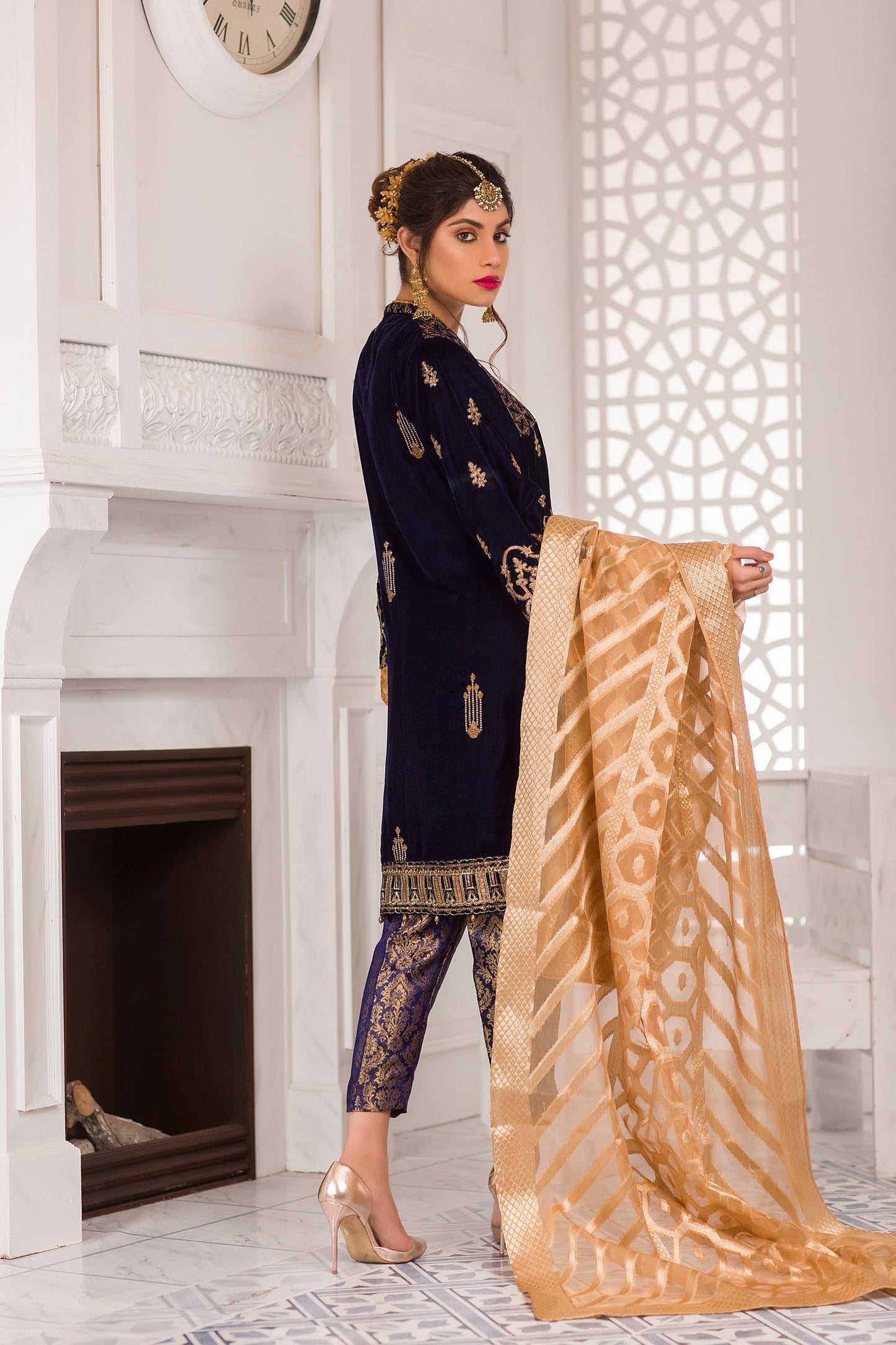 Chandelier - Luxury Embroidered Velvet 3PC