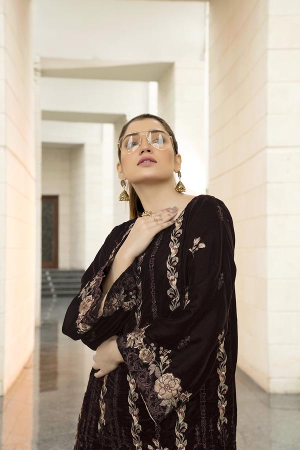 Duru - Embroidered Velvet Un-Stitched (2 Piece)