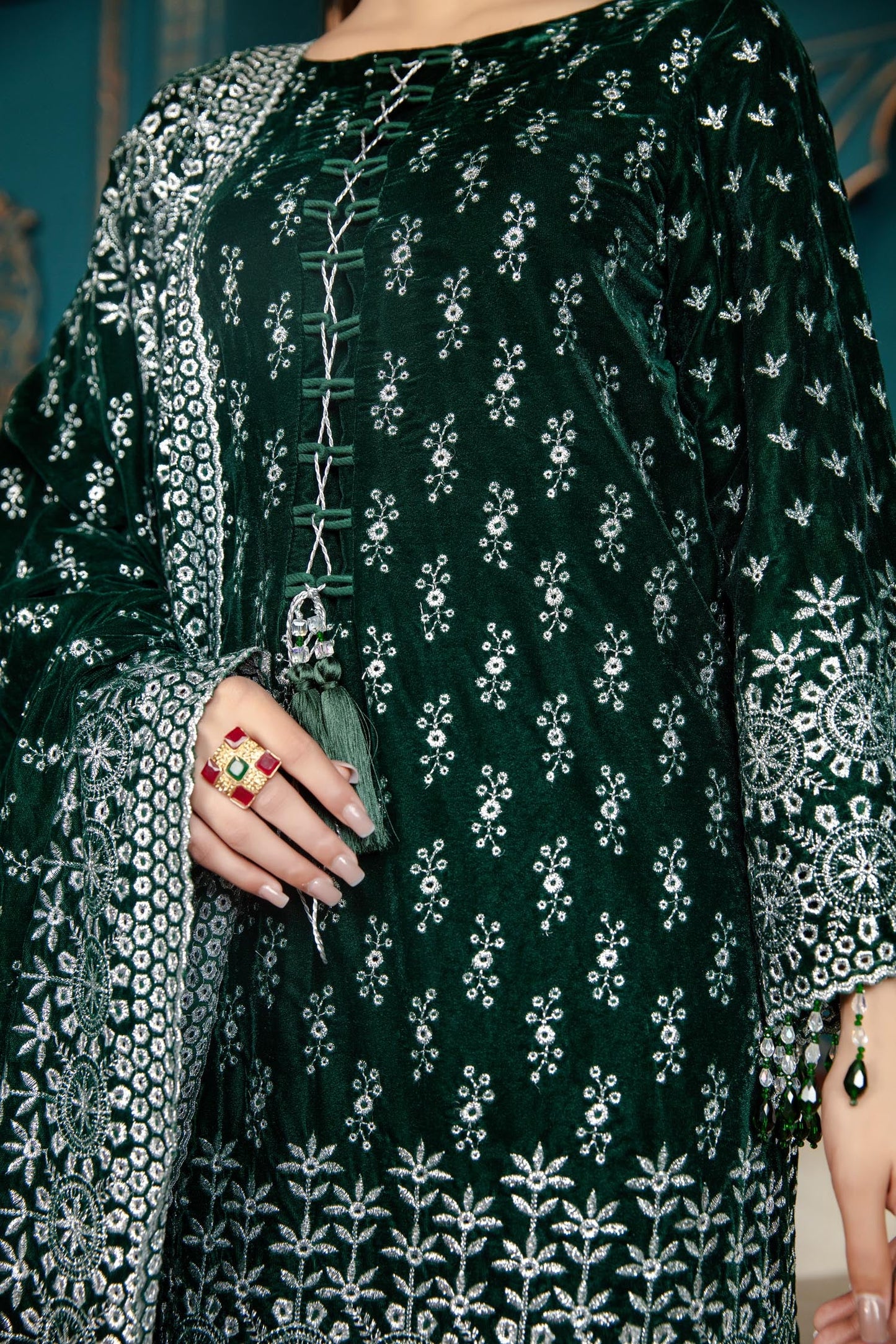 Gardenia - Embroidered Velvet 3 piece