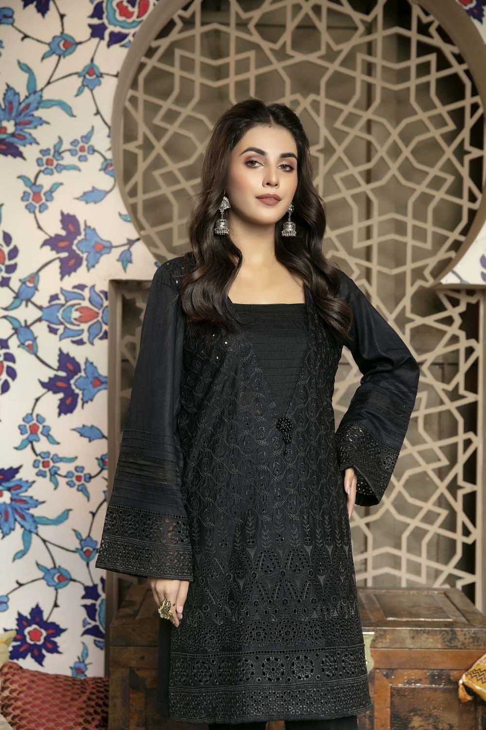 Doniry - Embroidered Chikankari Stitched Kurti