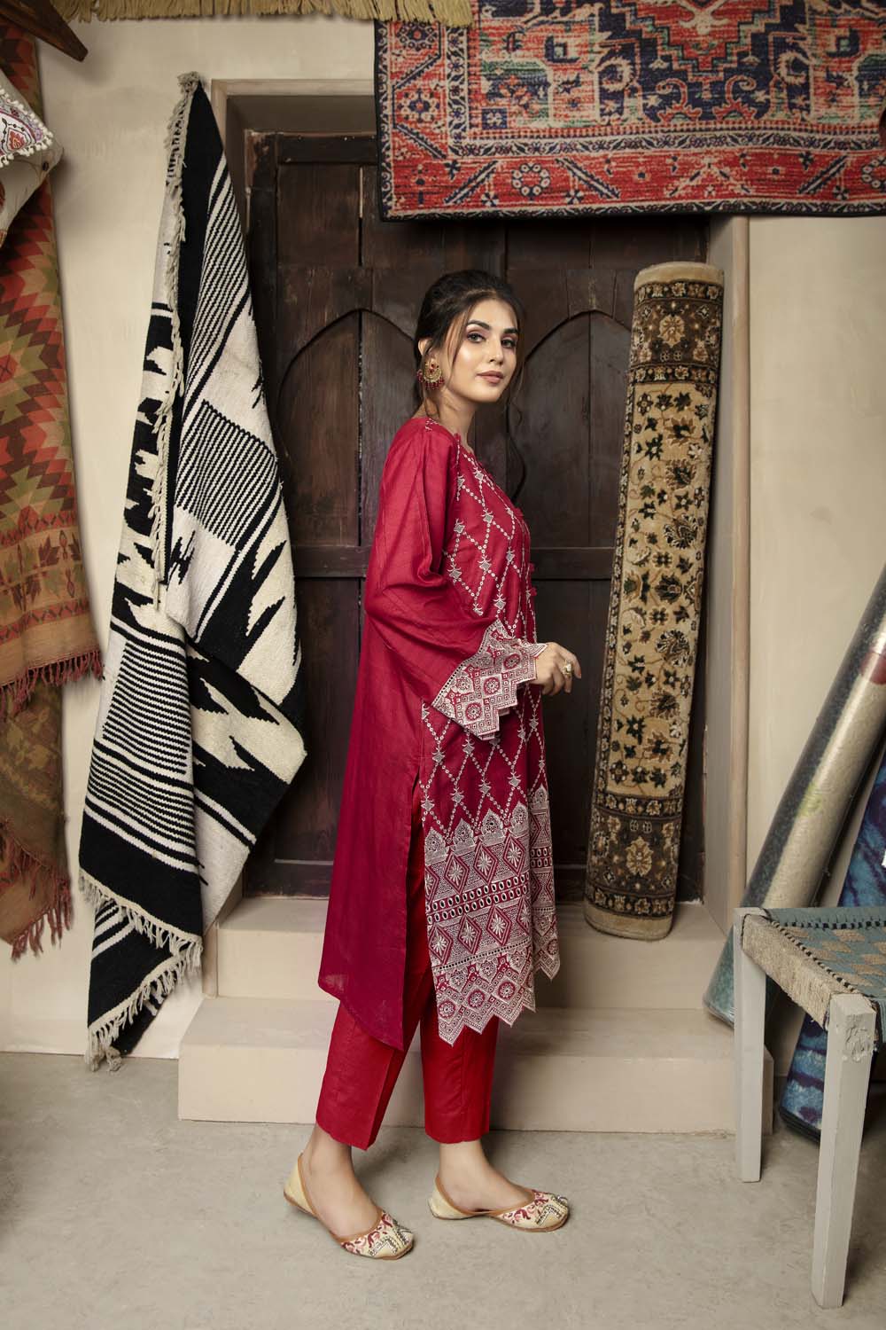 Maniacs - Embroidered Chikankari Stitched Kurti