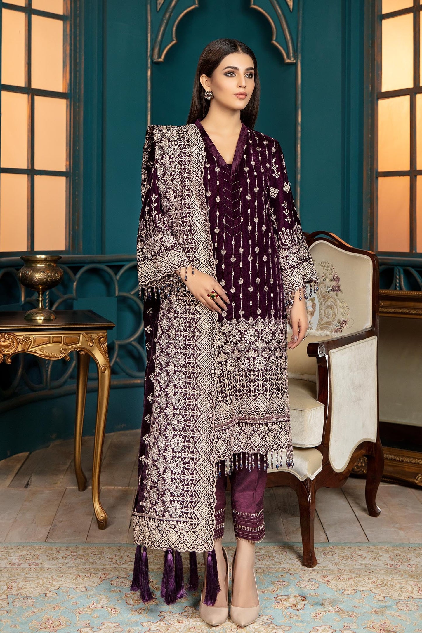 Daylily - Embroidered Velvet 3 piece