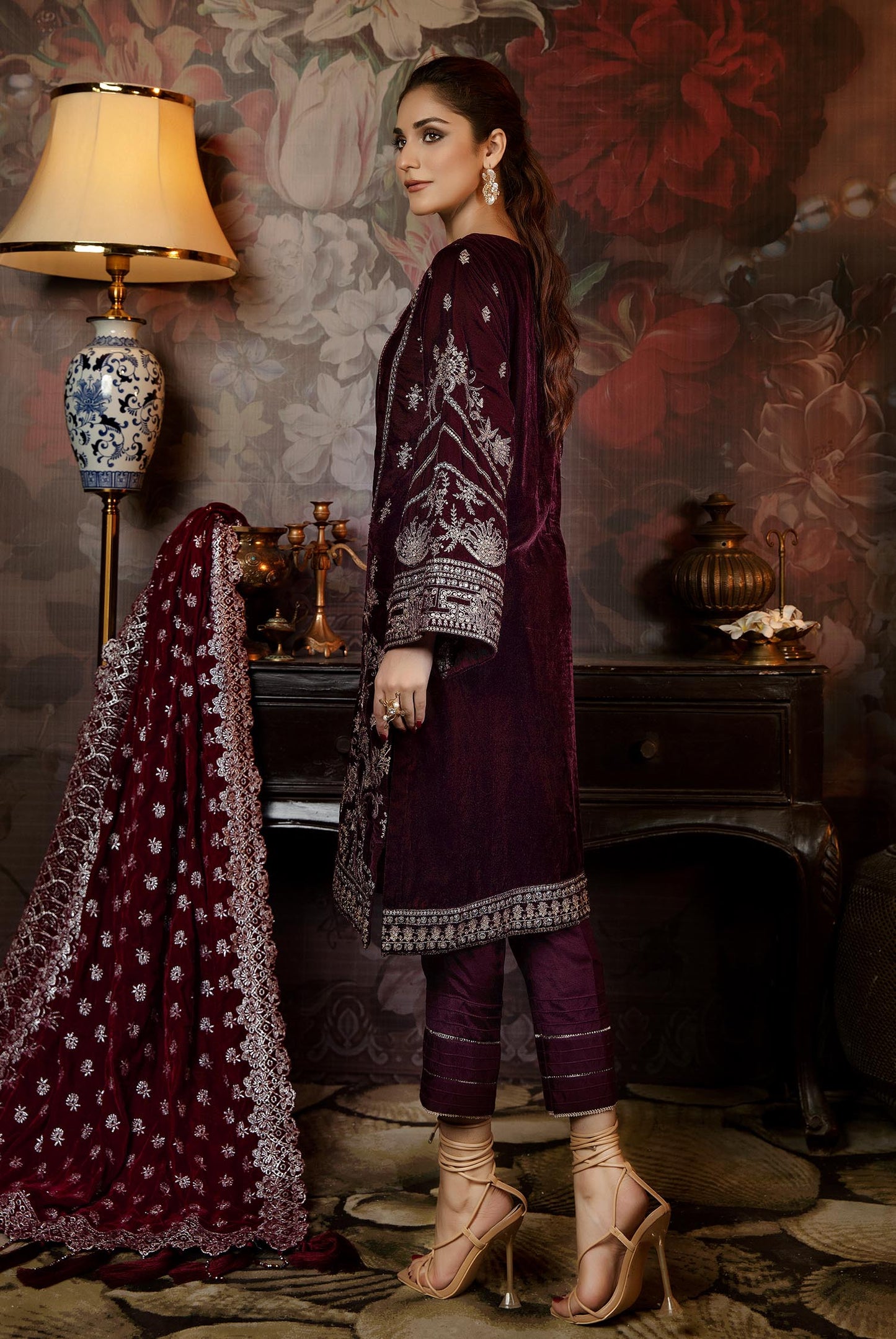 Jecht - Embroidered Velvet 2PC Stitched