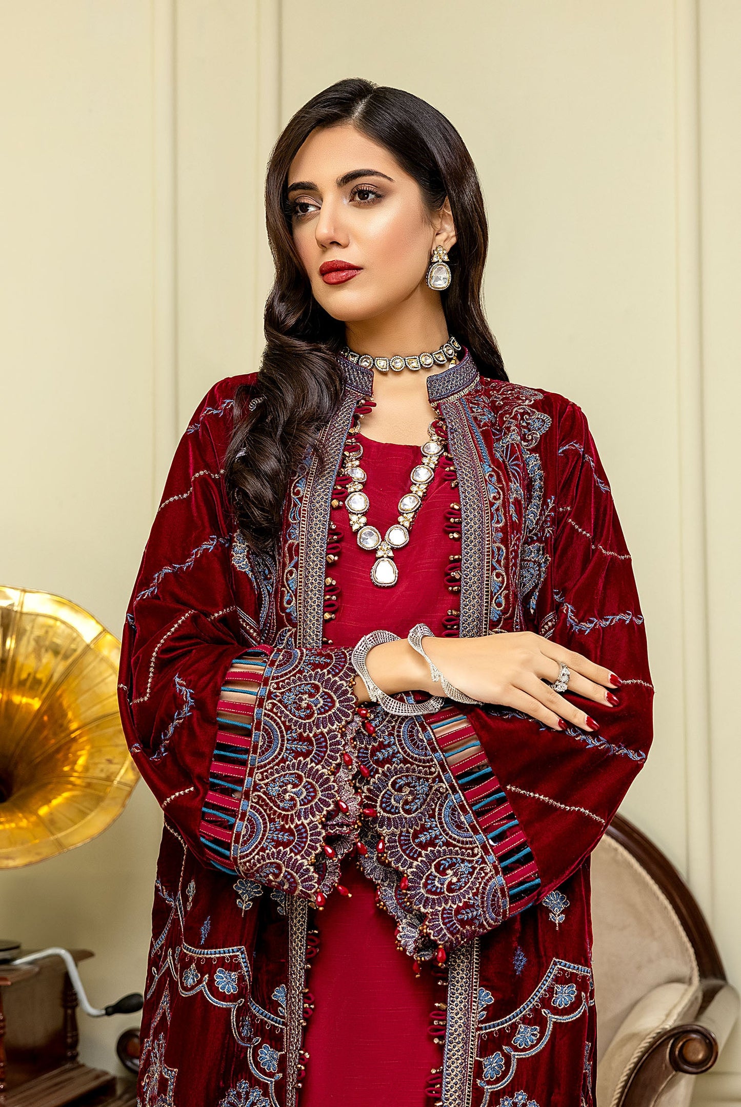 Diantus-B - Embroidered Velvet 3PC